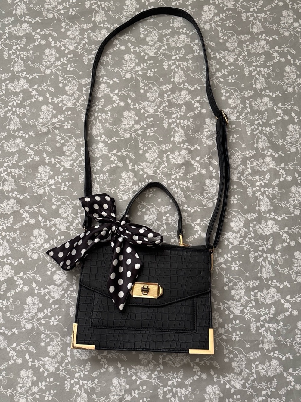 Black Croc-Texture Crossbody Handbag with Gold Hardware